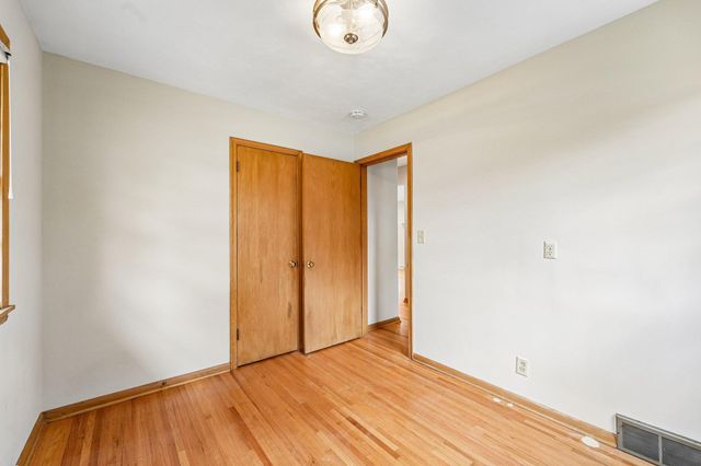 2164 Reaney Avenue E, Saint Paul, MN 55119
