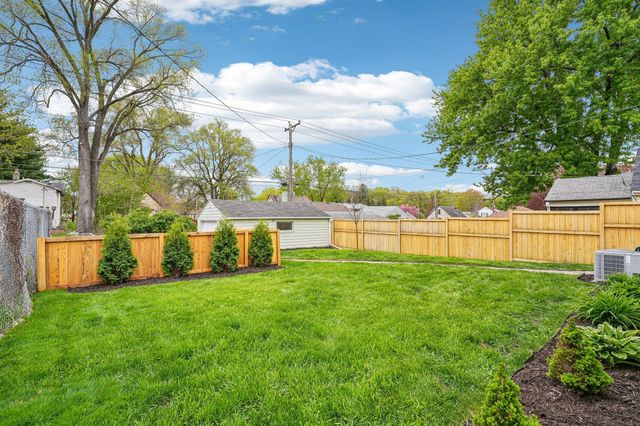 2164 Reaney Avenue E, Saint Paul, MN 55119