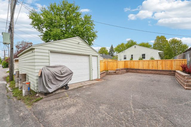 2164 Reaney Avenue E, Saint Paul, MN 55119