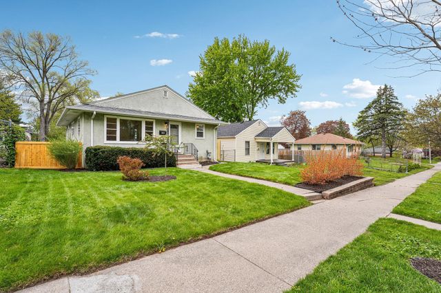 2164 Reaney Avenue E, Saint Paul, MN 55119
