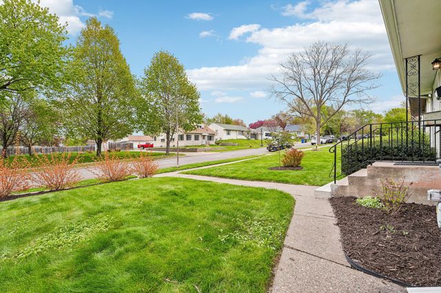 2164 Reaney Avenue E, Saint Paul, MN 55119