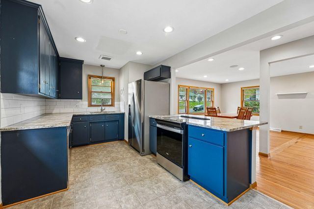 2164 Reaney Avenue E, Saint Paul, MN 55119