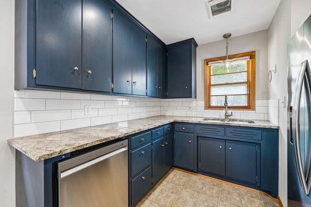 2164 Reaney Avenue E, Saint Paul, MN 55119