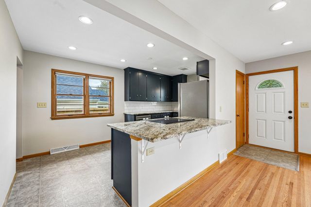2164 Reaney Avenue E, Saint Paul, MN 55119