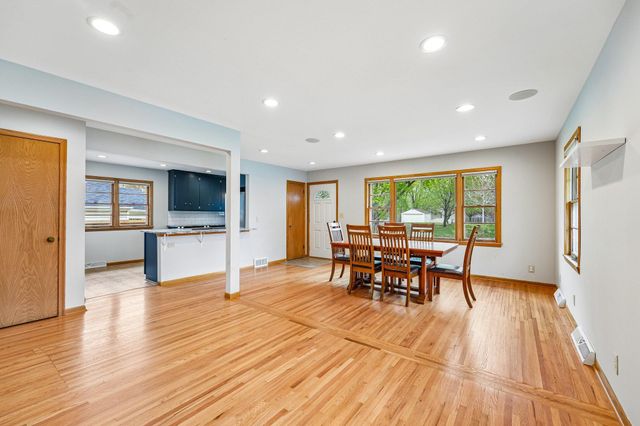 2164 Reaney Avenue E, Saint Paul, MN 55119