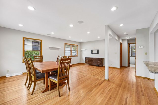 2164 Reaney Avenue E, Saint Paul, MN 55119