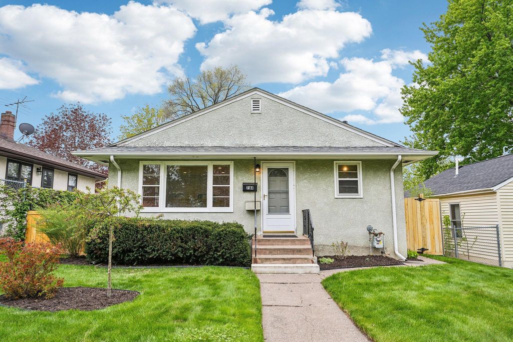 2164 Reaney Avenue E, Saint Paul, MN 55119