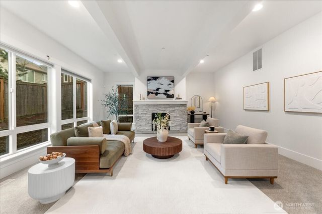 13707 NE 133rd Place, Kirkland, WA 98034