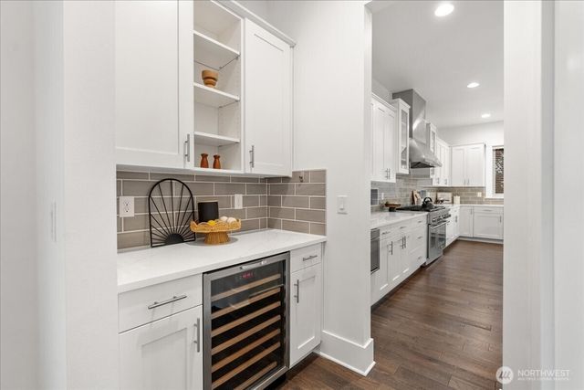 13707 NE 133rd Place, Kirkland, WA 98034