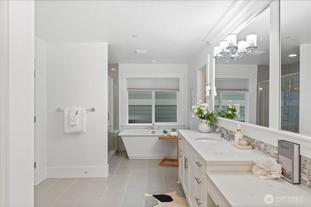 13707 NE 133rd Place, Kirkland, WA 98034