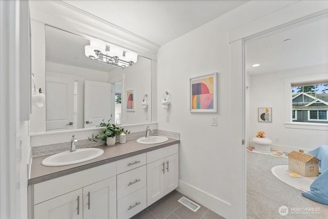 13707 NE 133rd Place, Kirkland, WA 98034