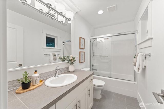 13707 NE 133rd Place, Kirkland, WA 98034