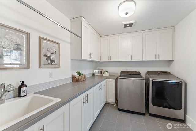 13707 NE 133rd Place, Kirkland, WA 98034