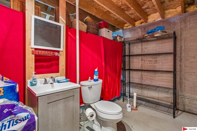 271 S 199 Street, Omaha, NE 68022