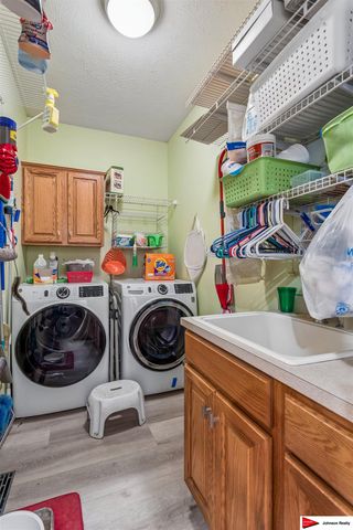 271 S 199 Street, Omaha, NE 68022
