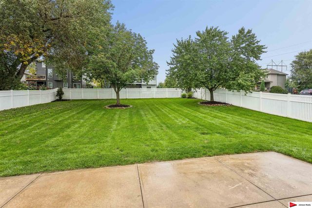 271 S 199 Street, Omaha, NE 68022