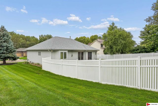 271 S 199 Street, Omaha, NE 68022