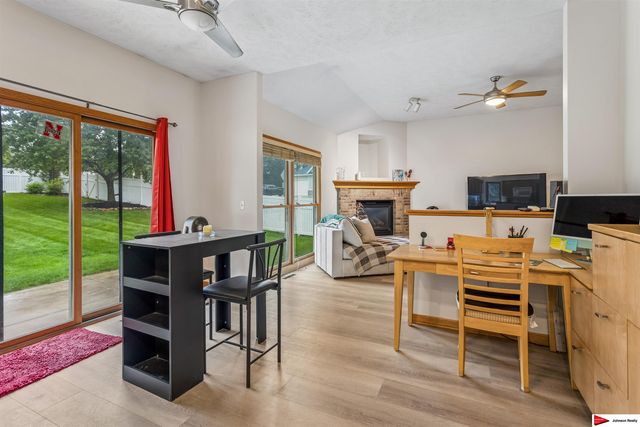 271 S 199 Street, Omaha, NE 68022