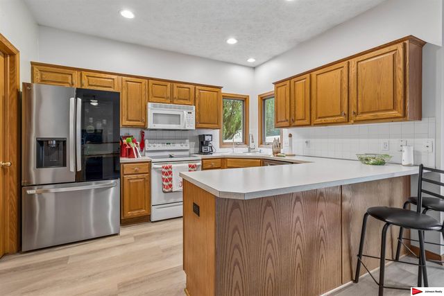 271 S 199 Street, Omaha, NE 68022