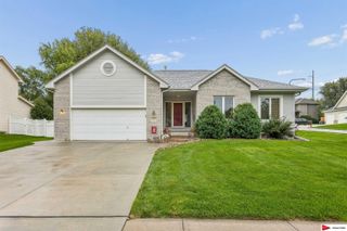 271 S 199 Street, Omaha, NE 68022