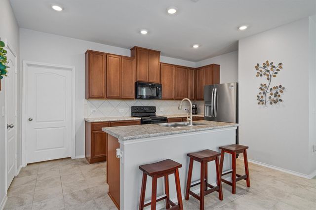 1906 Dragonfly LOOP, Bastrop, TX 78602