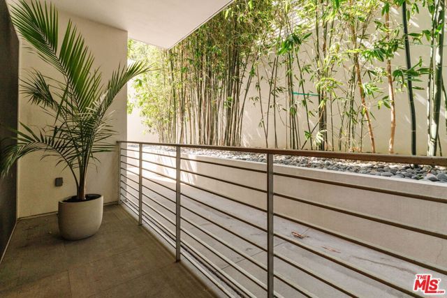 6735 Yucca Street 101, Los Angeles, CA 90028