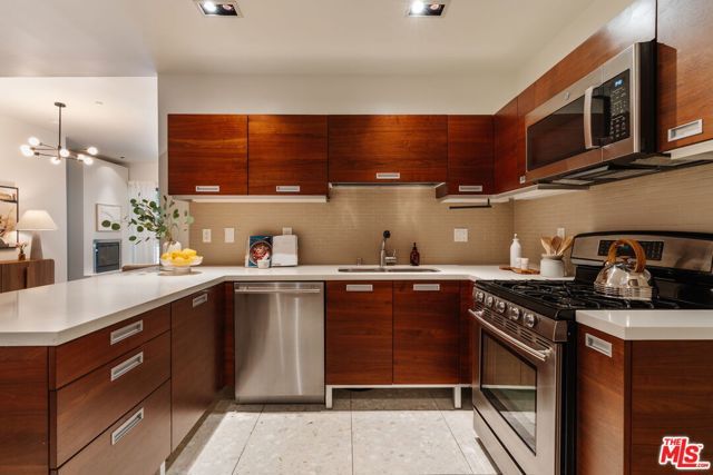 6735 Yucca Street 101, Los Angeles, CA 90028