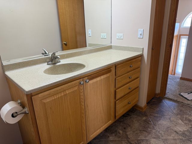 729 River Edge Circle, Ottawa, IL 61350