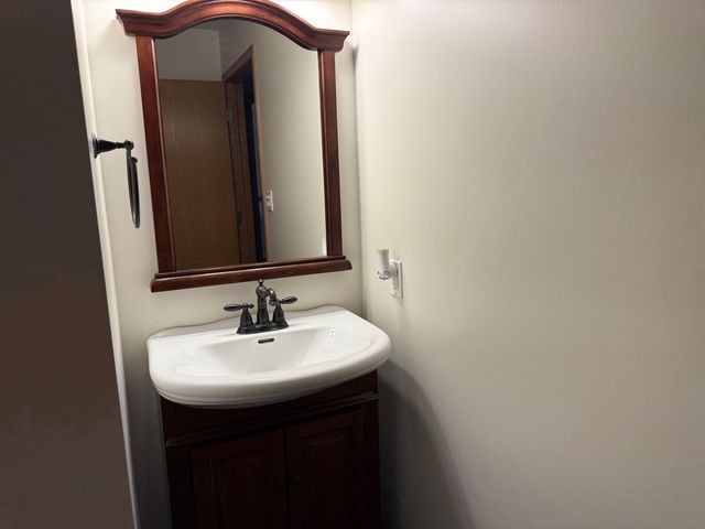 729 River Edge Circle, Ottawa, IL 61350