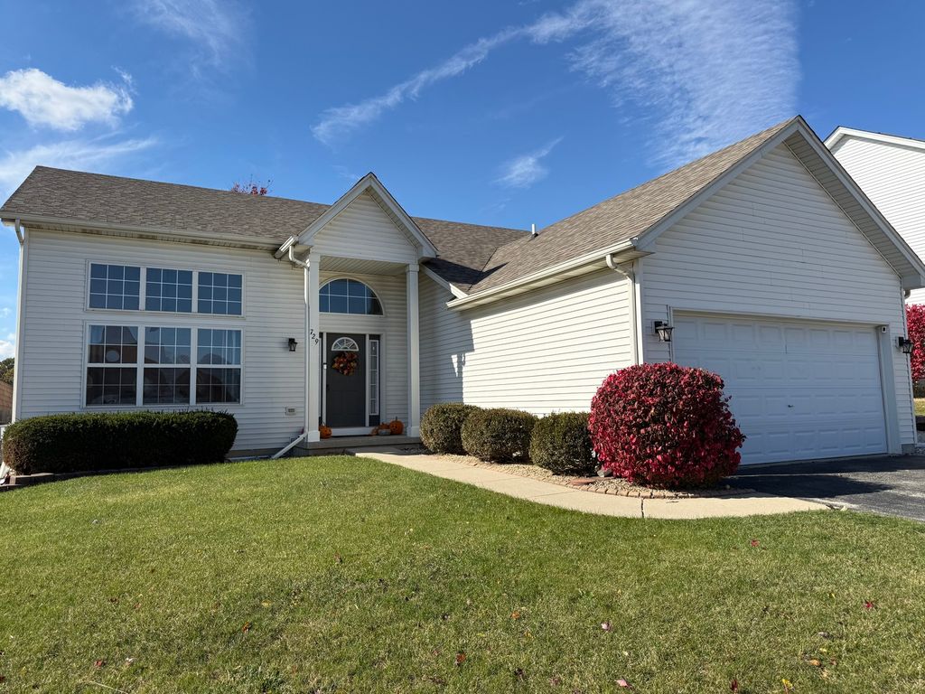 729 River Edge Circle, Ottawa, IL 61350