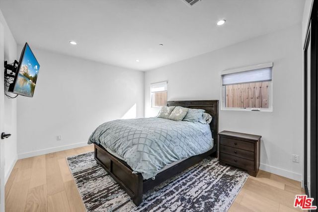 15227 Hartsook Street, Sherman Oaks, CA 91403