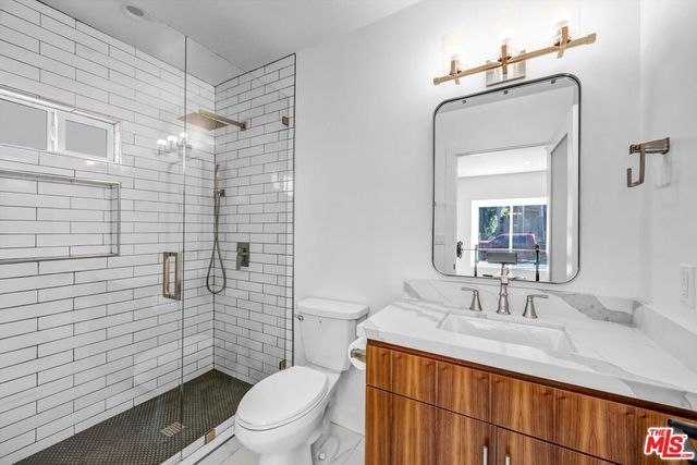 15227 Hartsook Street, Sherman Oaks, CA 91403