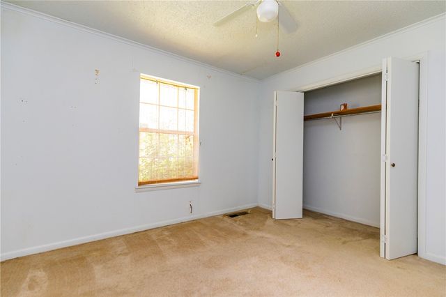 1440 N Old Wire Road, Fayetteville, AR 72703