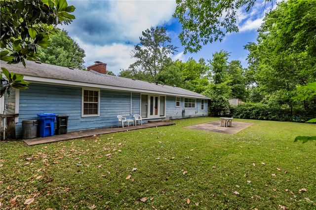 1440 N Old Wire Road, Fayetteville, AR 72703