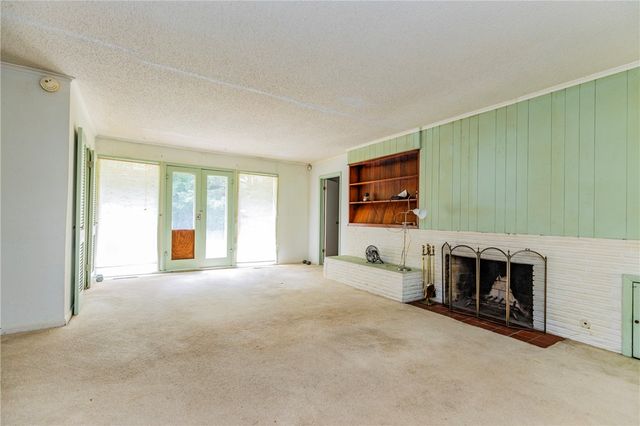 1440 N Old Wire Road, Fayetteville, AR 72703