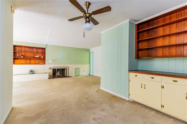 1440 N Old Wire Road, Fayetteville, AR 72703