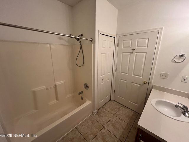 8226 GREEN PARROT Road 105, Jacksonville, FL 32256