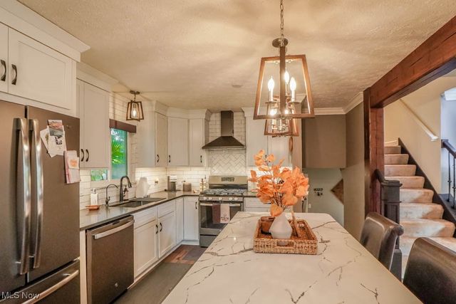 2664 Biscayne Drive, Akron, OH 44319