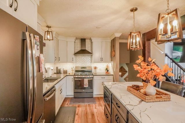 2664 Biscayne Drive, Akron, OH 44319