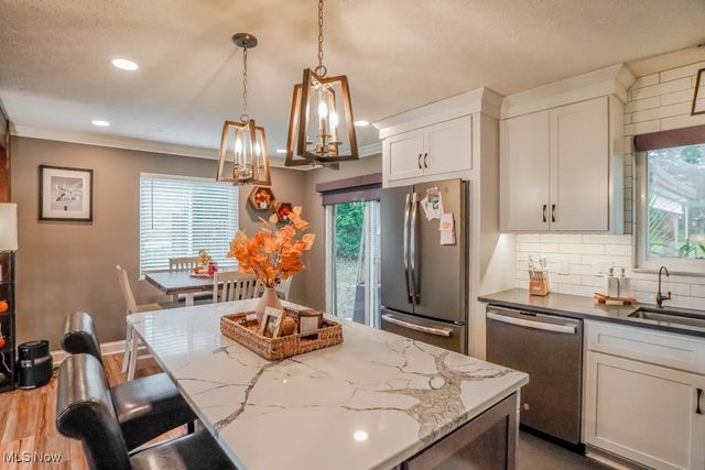 2664 Biscayne Drive, Akron, OH 44319