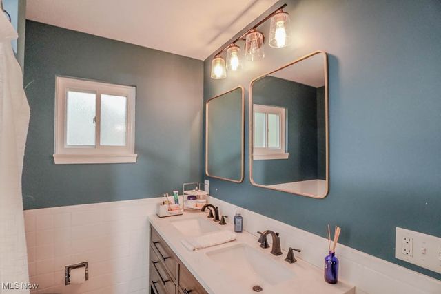 2664 Biscayne Drive, Akron, OH 44319