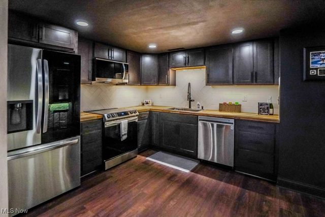 2664 Biscayne Drive, Akron, OH 44319