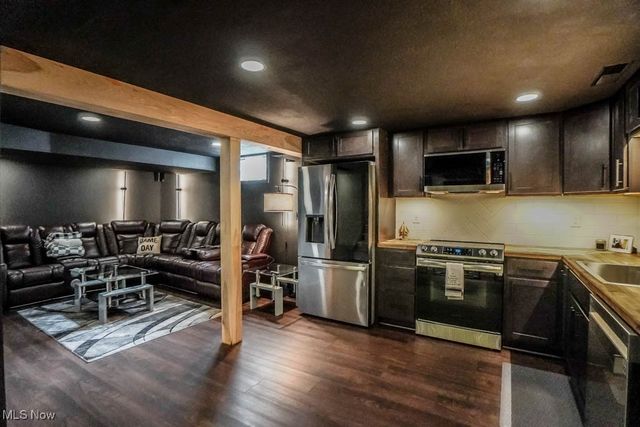 2664 Biscayne Drive, Akron, OH 44319