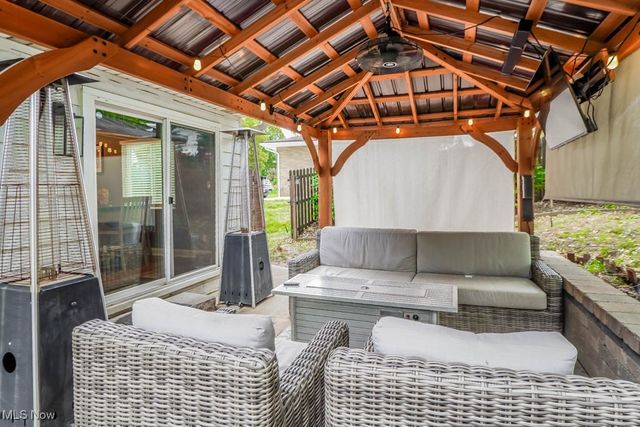 2664 Biscayne Drive, Akron, OH 44319