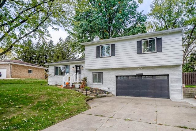 2664 Biscayne Drive, Akron, OH 44319