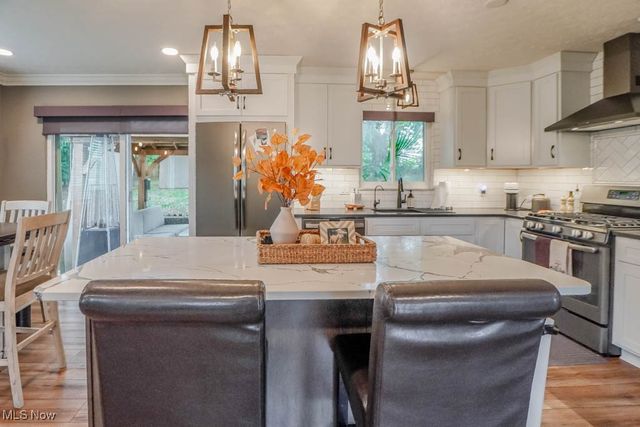 2664 Biscayne Drive, Akron, OH 44319