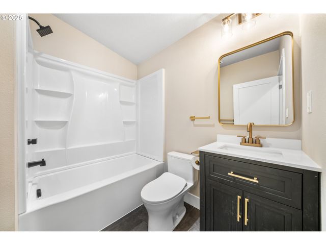 7216 N IVANHOE St, Portland, OR 97203