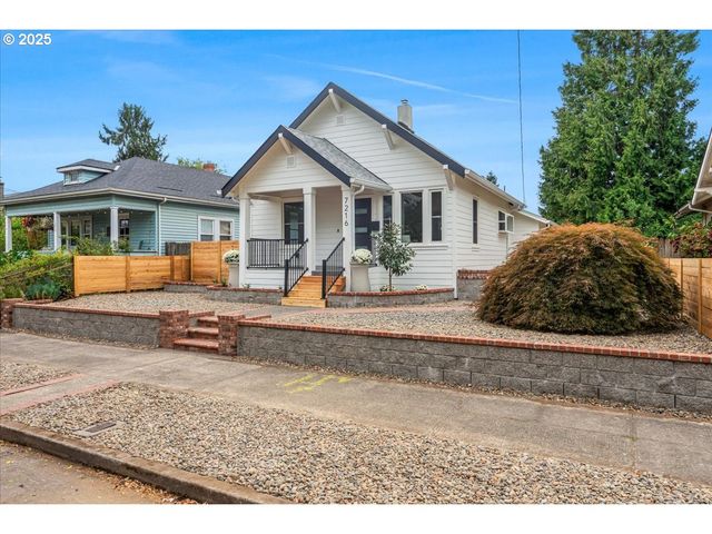 7216 N IVANHOE St, Portland, OR 97203