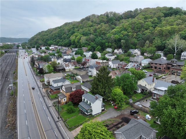 68 Ohio River Blvd, Leetsdale, PA 15056
