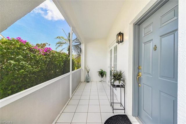 853 Tanbark DR 105, Naples, FL 34108